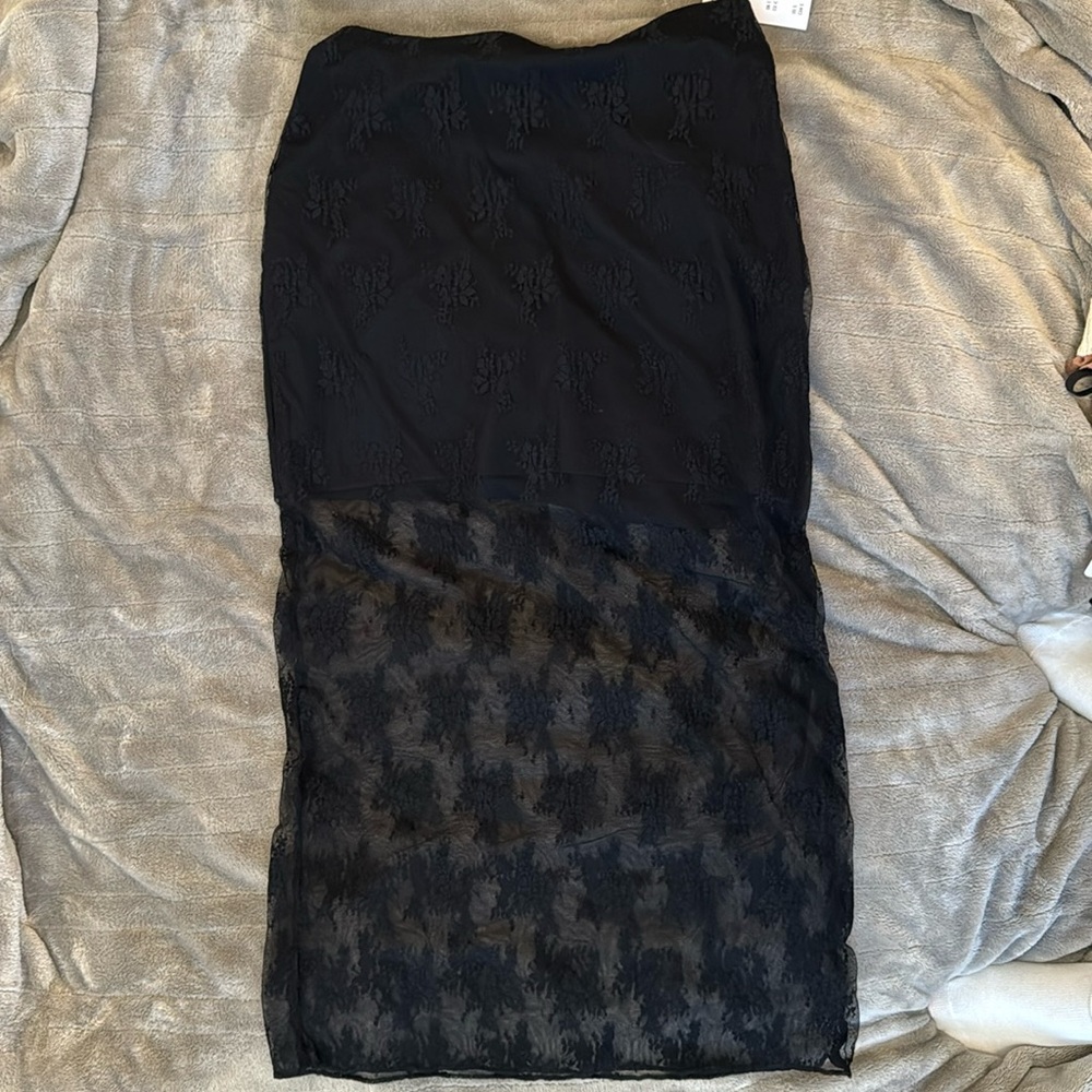 Lace Midi Skirt - Size: Petite small